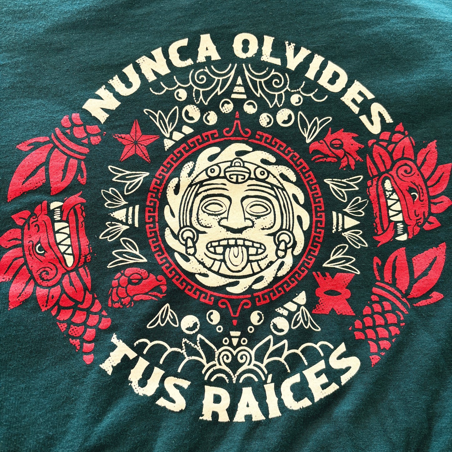 Nunca Olvides Tus Raíces Tee