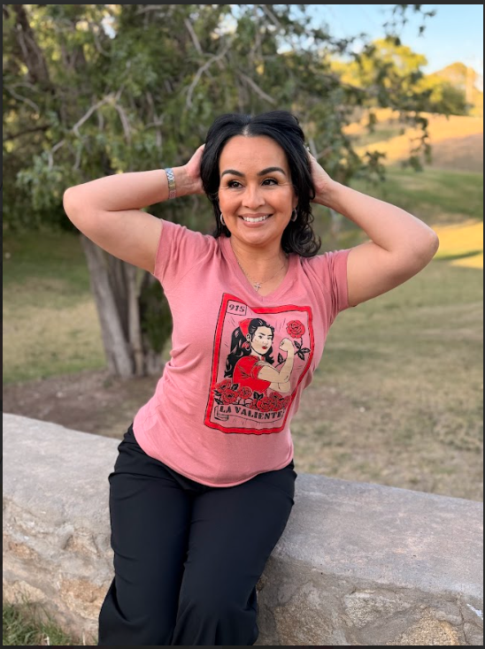 La Valiente V-neck Tee
